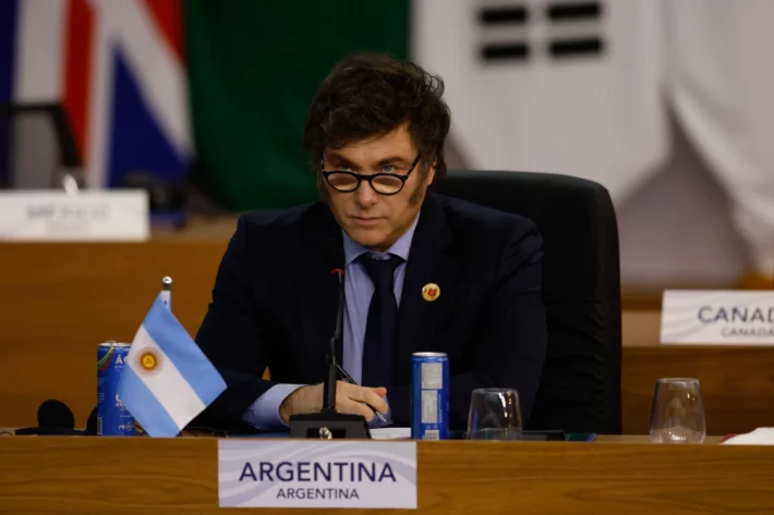 O presidente da Argentina, Javier Milei, envolveu-se em polêmica com criptomoeda. (Foto: Tânia Rêgo/Agência Brasil)