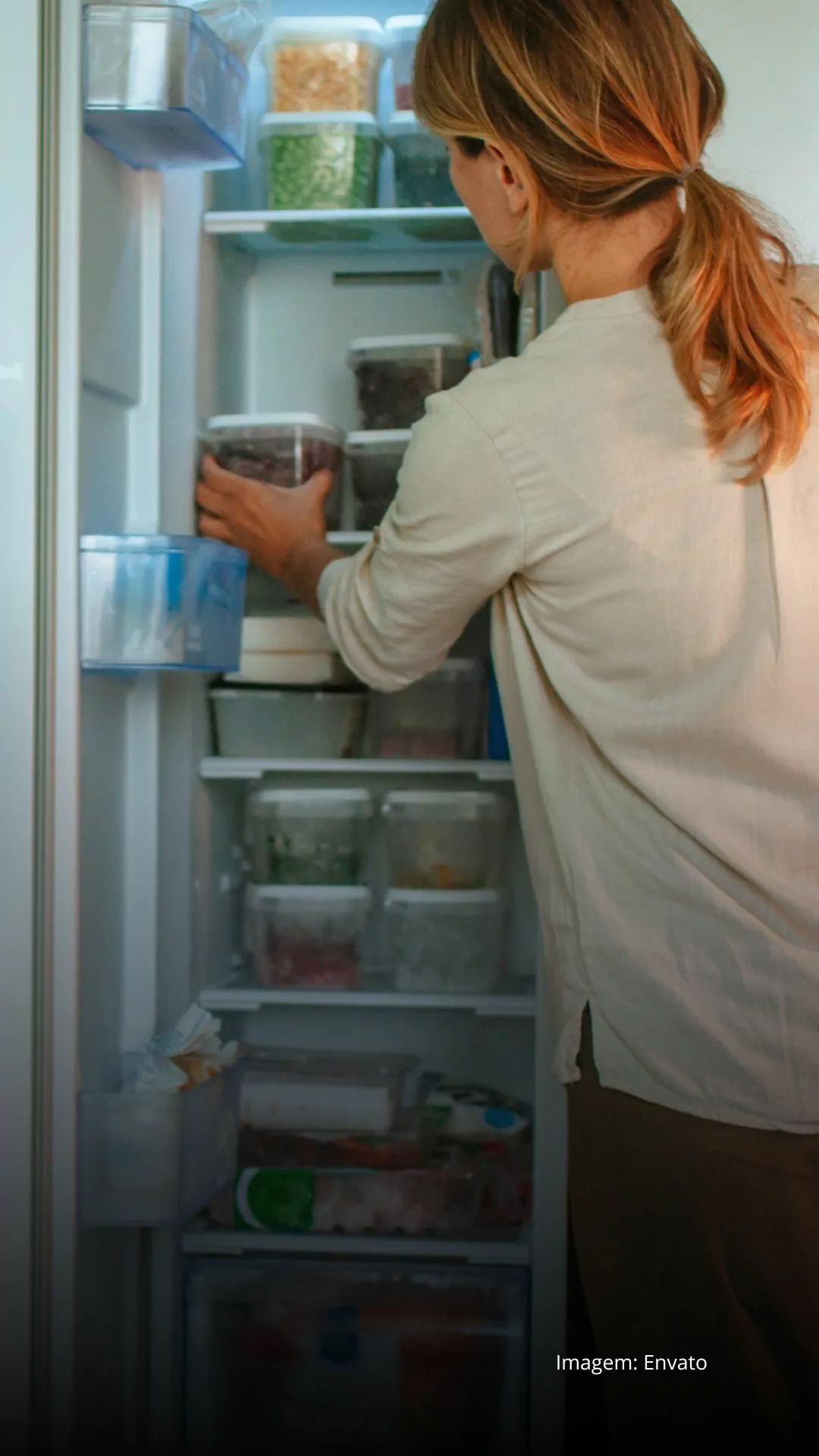 Imagem principal sobre o Guardar comida quente na geladeira aumenta a conta de luz?