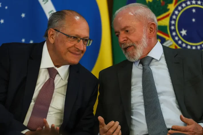 Alckmin e Lula. Parte das medidas poderá ter efeito em 2026, an o eleitoral. Foto:
Jose Cruz/Agência Brasil