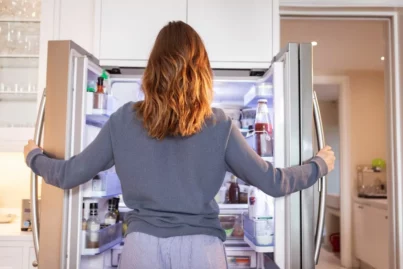 Economize mais de R$ 100 na conta de luz com essa dica simples para geladeira