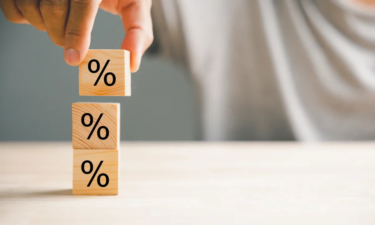 Confira projeções em novo Relatório Focus para IPCA, dólar e Selic