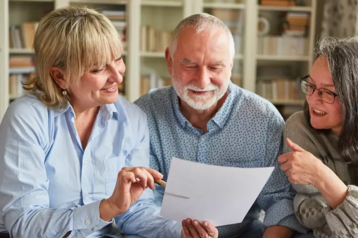 Nova lei facilita renegociação de dívidas para idosos acima de 60 anos
Foto: Adobe Stock