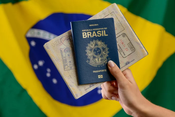 Passaporte mais caro? Taxa de emissão pode quase dobrar no Brasil. Foto: Adobe Stock