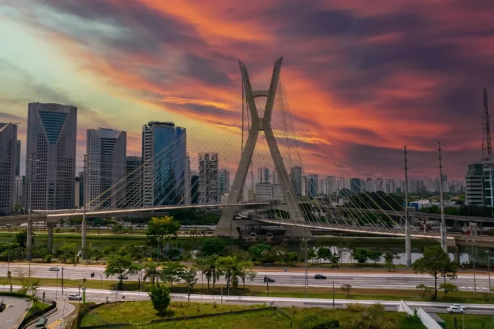 Quanto é preciso ganhar para financiar um imóvel nas ruas de São Paulo?
Foto: Adobe Stock