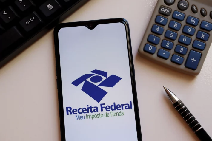 Receita Federal alerta contribuintes sobre novidades na Declaração do Imposto de Renda 2025
Foto: Adobe Stock