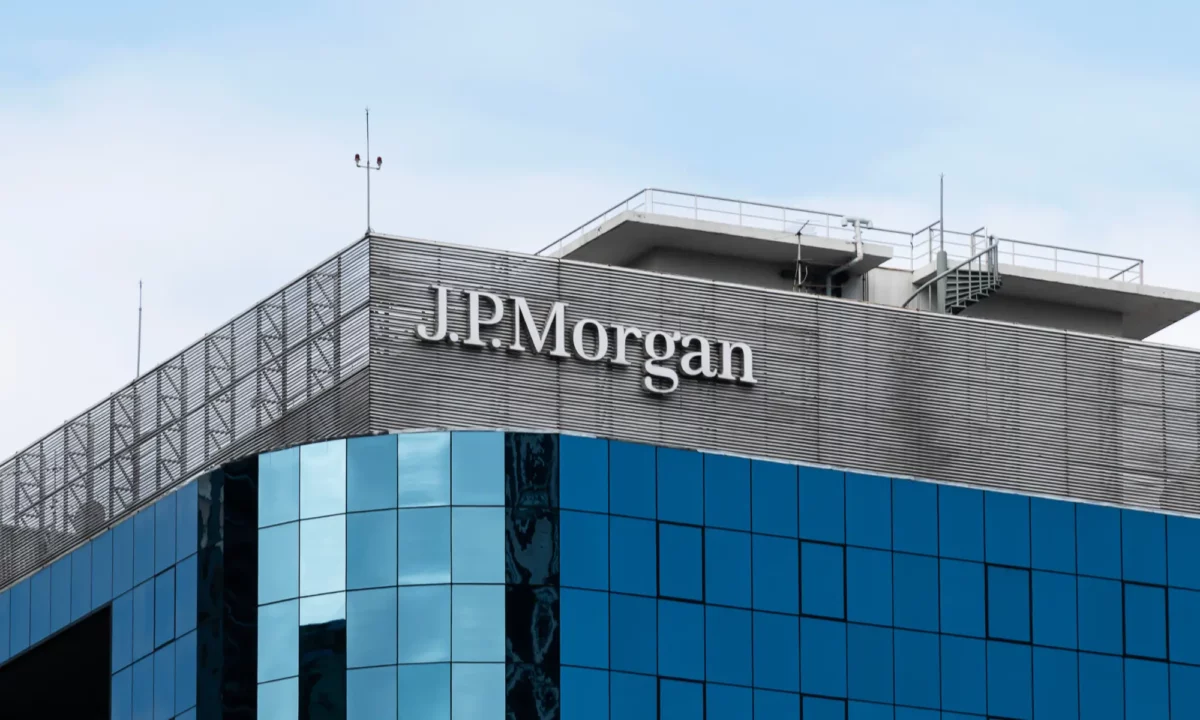 JPMorgan aperta crédito privado e derruba ações de gestoras como BlackRock e KKR