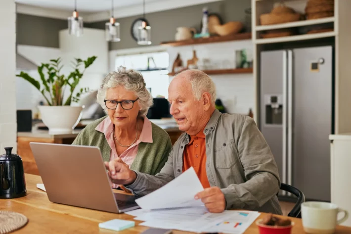 Veja como planejar a aposentadoria com uma estratégia que envolva investimentos (Foto: Adobe Stock)