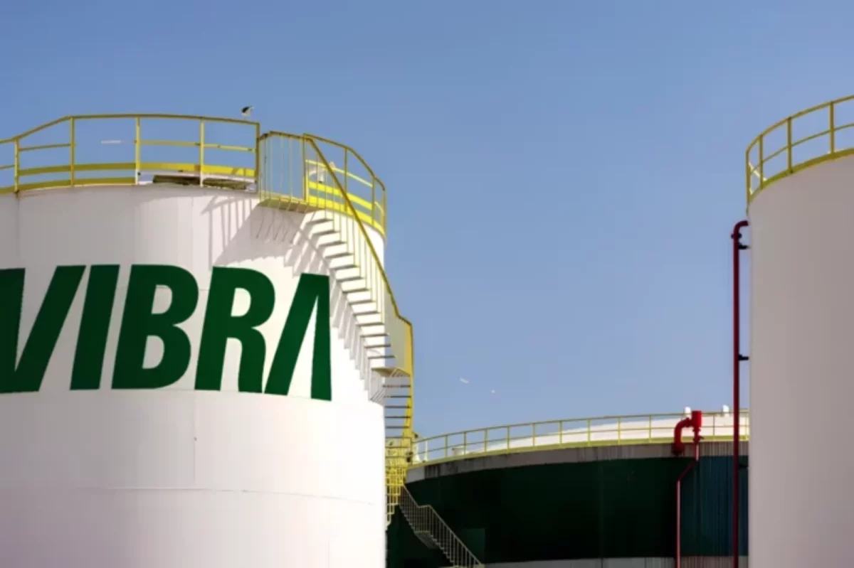 Vibra (VBBR3) troca CFO: veja como o mercado avalia o novo comando financeiro da maior distribuidora de combustíveis do Brasil