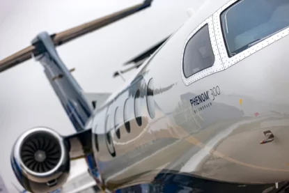 Detalhe de aeronave executiva fabricada pela Embraer