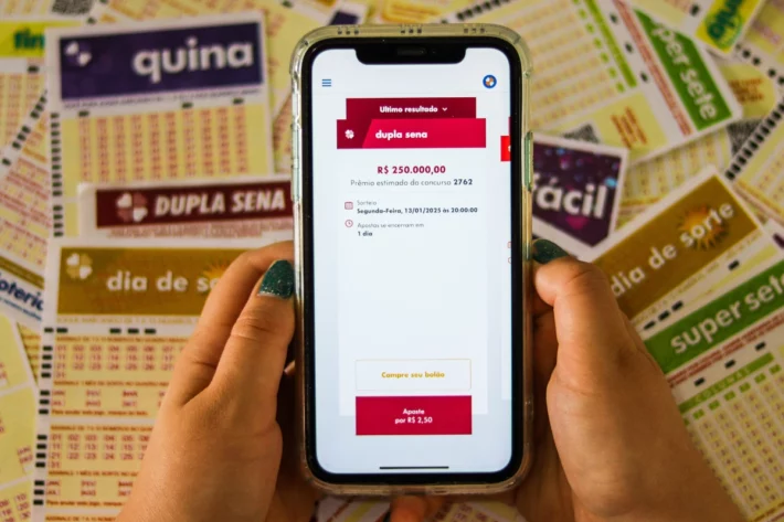 A Dupla Sena se destaca por oferecer duas chances de ganhar. Imagem: Adobe Stock. 