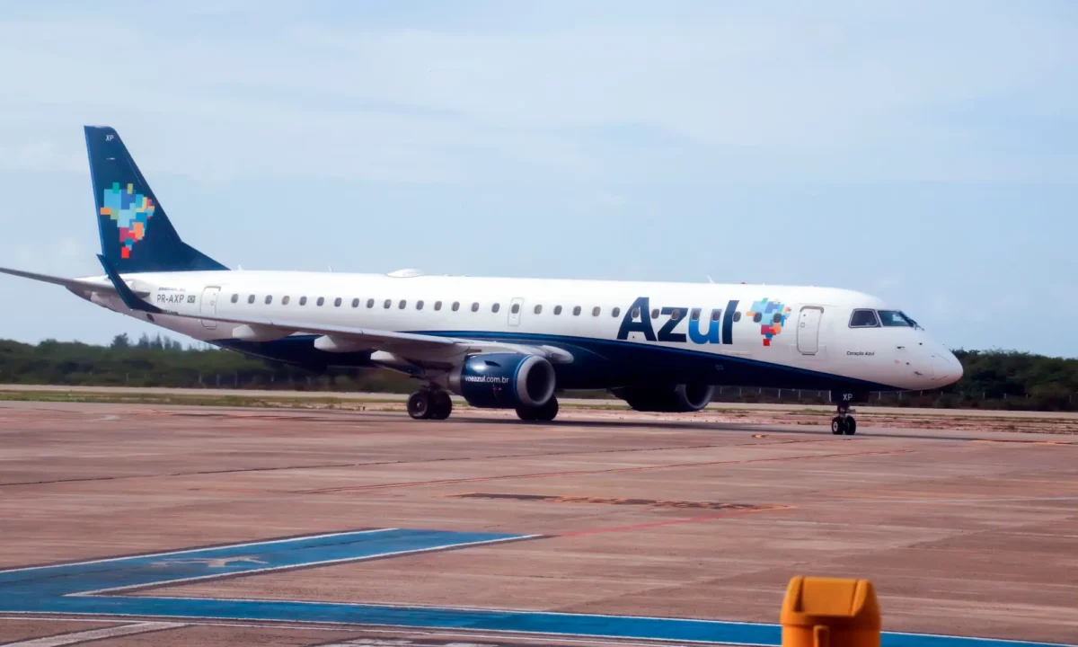 Ações da Azul (AZUL54) disparam 150% nesta sexta-feira (9); entenda o que provoca alta