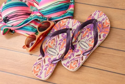 Ações da Alpargatas (ALPA4) caem após polêmica com campanha da Havaianas e ruído político