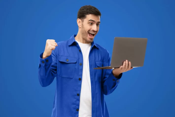 A Lotof&aacute;cil &eacute; sorteada seis vezes na semana. Foto: Adobe Stock)