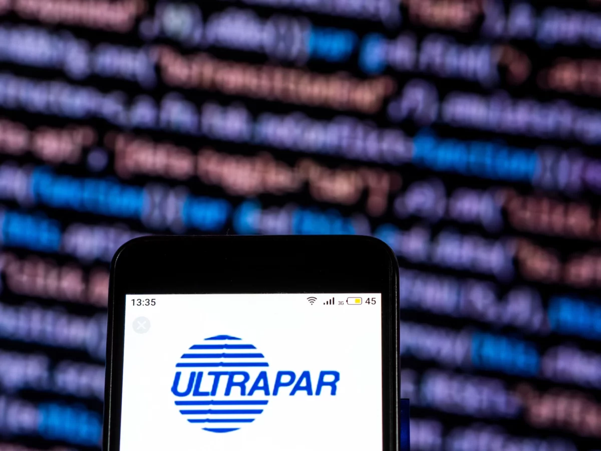 Ultrapar (UGPA3) lucra R$ 256 milhões no 4º tri, queda de 71% na comparação anual