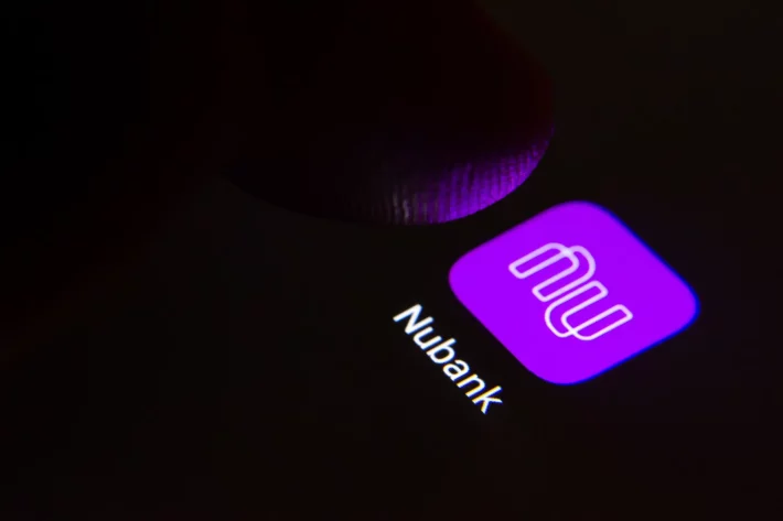 Nubank supera o Bradesco em n&uacute;mero de clientes e se torna a segunda maior institui&ccedil;&atilde;o financeira do Brasil, segundo ranking do Banco Central. (Imagem: Adobe Stock) 