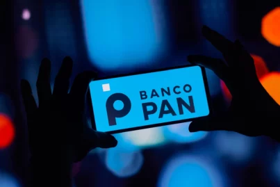 Banco Pan deixa a B3: o que muda para o investidor com a incorporação pelo BTG