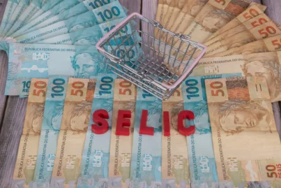 Selic a 15%: como investir em juros altos sem travar a carteira no curto prazo