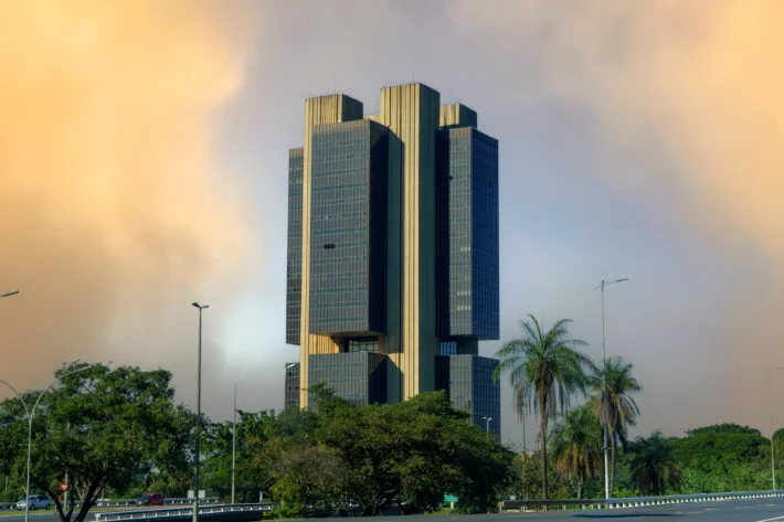 Investidores acompanham a primeira super quarta-feira de 2026 atentos &agrave;s decis&otilde;es de pol&iacute;tica monet&aacute;ria do Fed e ao comportamento dos mercados globais. (Foto: Adobe Stock)