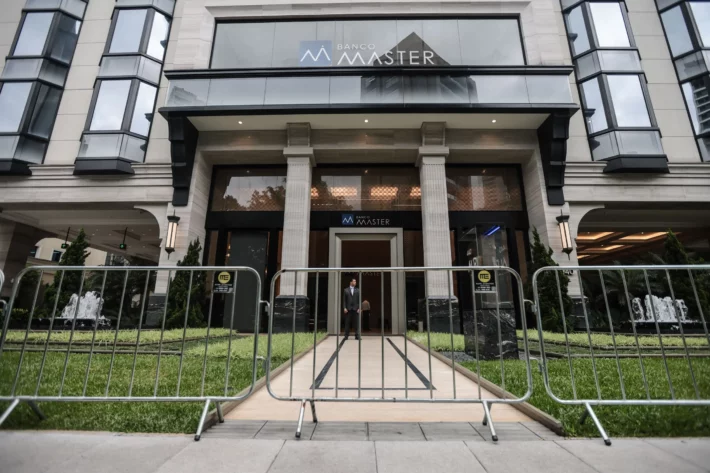 Investidores ainda n&atilde;o t&ecirc;m previs&atilde;o para receber valores do FGC. Foto: Werther Santana/Estad&atilde;o