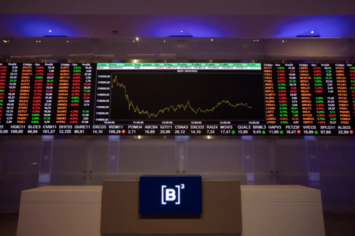 Ibovespa hoje inicia a quinta-feira com foco em infla&ccedil;&atilde;o, emprego e indicadores dos EUA, ap&oacute;s recorde hist&oacute;rico impulsionado por decis&atilde;o do Fed e fluxo estrangeiro. (Imagem: Adobe Stock) 
