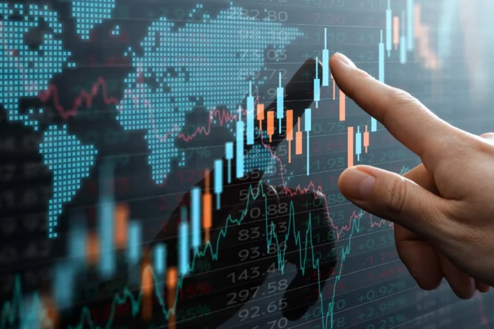 Com retorno de 56,6%,  Carteira Top 10 da &Aacute;gora supera o Ibovespa em 22 pontos percentuais