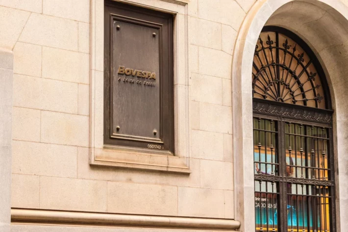 N&uacute;mero de investidores em BDRs alcan&ccedil;a 1 milh&atilde;o em 2025, enquanto valor sob cust&oacute;dia cresce e chega a R$ 57,2 bilh&otilde;es, segundo dados da B3. (Imagem: Adobe Stock)