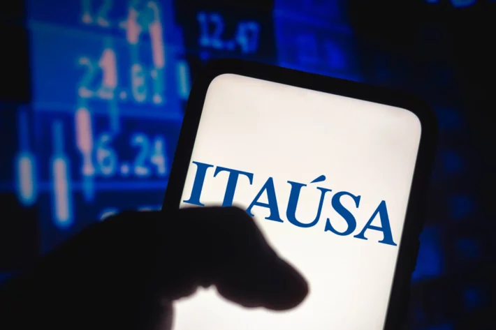 Logo da Ita&uacute;sa (ITSA4), holding controladora do Ita&uacute; Unibanco; balan&ccedil;o do 4T25 trouxe aumento no lucro. (Foto: Adobe Stock)