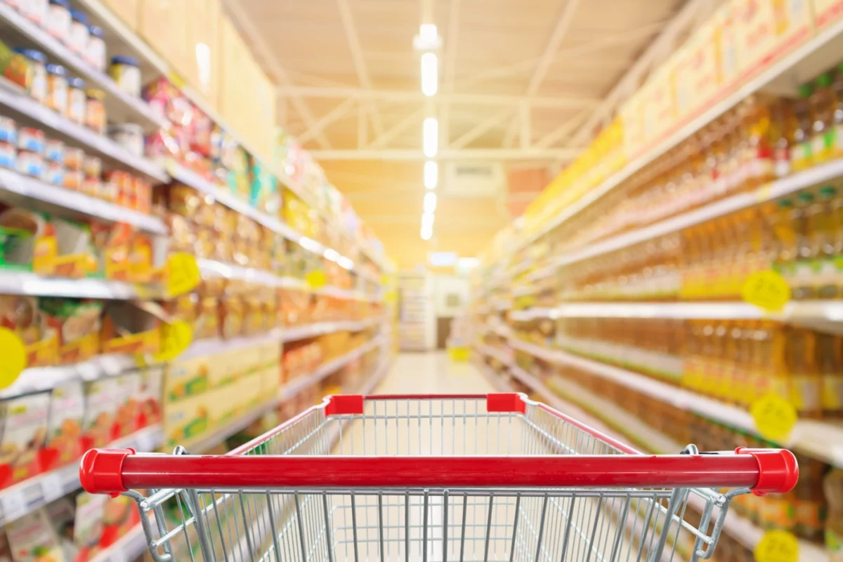 Santander vê deterioração no varejo alimentar e revisa recomendações de Assaí e Grupo Mateus