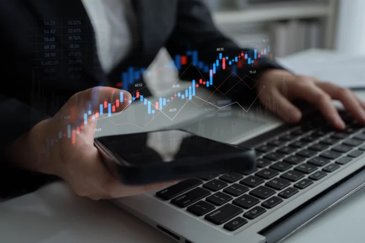 Em &uacute;nico dia, investidores estrangeiros ingressaram com R$ 2,1 bilh&otilde;es na B3. (Imagem: Adobe Stock) 