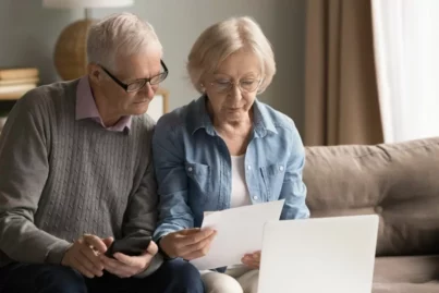 INSS: aposentados que ganham mais de um salário mínimo recebem pagamento hoje (05); saiba quais