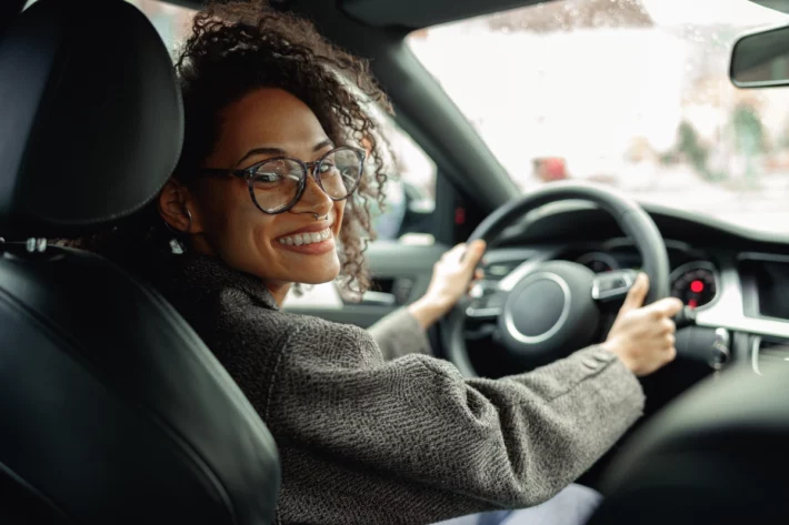 Em diversos estados, o IPVA 2026 poder&aacute; ser pago &agrave; vista. (Foto: Adobe Stock)