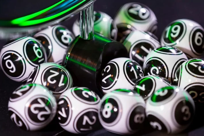 A Caixa s&oacute; vende jogos para maiores de 18 anos. (Foto: Adobe Stock)