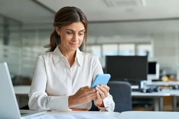O evento foi realizado por volta das 21h. (Foto: Adobe Stock)