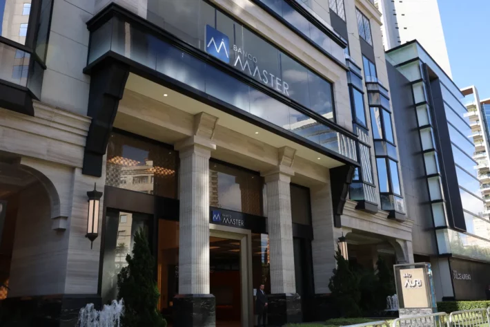 Crise envolvendo o Banco Master reacende debate sobre falhas na regula&ccedil;&atilde;o do mercado de capitais e os riscos das promessas de rentabilidade fixa elevada. (Foto: Rovena Rosa/Ag&ecirc;ncia Brasil)