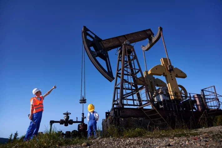 A Fitch revisou de est&aacute;vel para positiva a perspectiva do rating BB- da Brava (BRAV3), citando o crescimento esperado da produ&ccedil;&atilde;o com a aquisi&ccedil;&atilde;o de 50% do campo de Tartaruga Verde. (Imagem: Adobe Stock) 