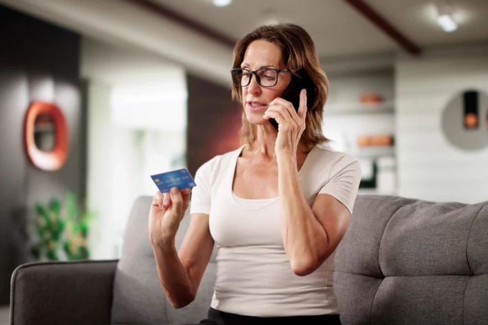 &Eacute; preciso observar o &uacute;ltimo d&iacute;gito do cart&atilde;o do benef&iacute;cio antes do tra&ccedil;o. (Foto: Adobe Stock)