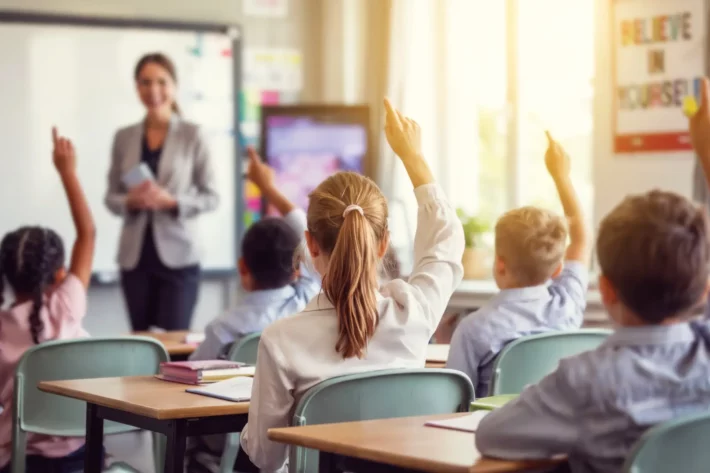 O programa P&eacute;-de-Meia pode servir como ponto de partida para o planejamento financeiro dos estudantes. (Foto: Adobe Stock)