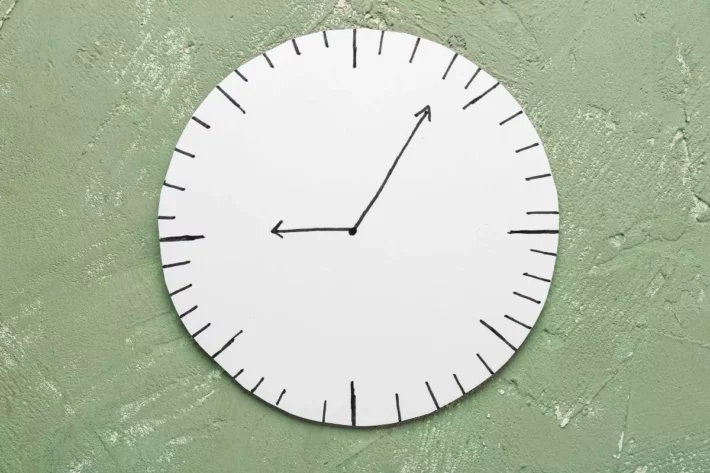 A mudan&ccedil;a no hor&aacute;rio entrou em vigor em novembro de 2025. (Foto: Adobe Stock)