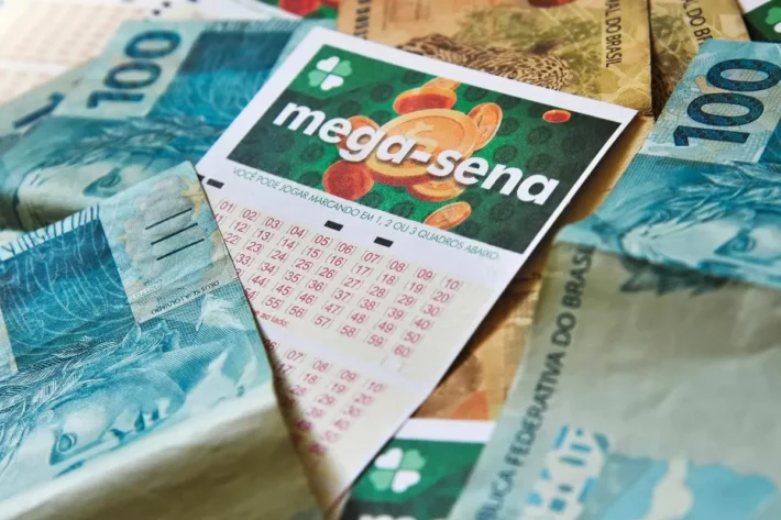 Os pr&ecirc;mios da loteria podem ser sacados em ag&ecirc;ncias da Caixa. (Foto: Adobe Stock)