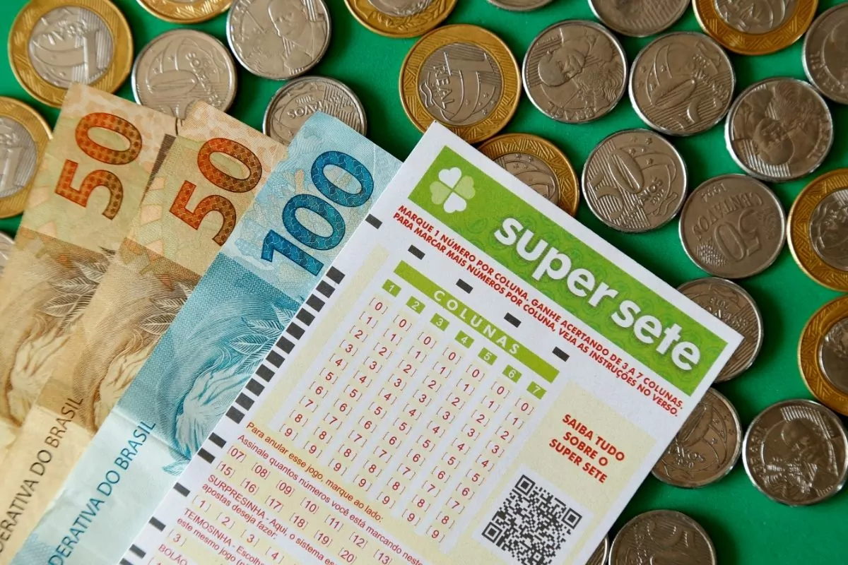 Super Sete de hoje (19): R$ 1 MILHÃO DESSA VEZ; veja suas chances de ganhar