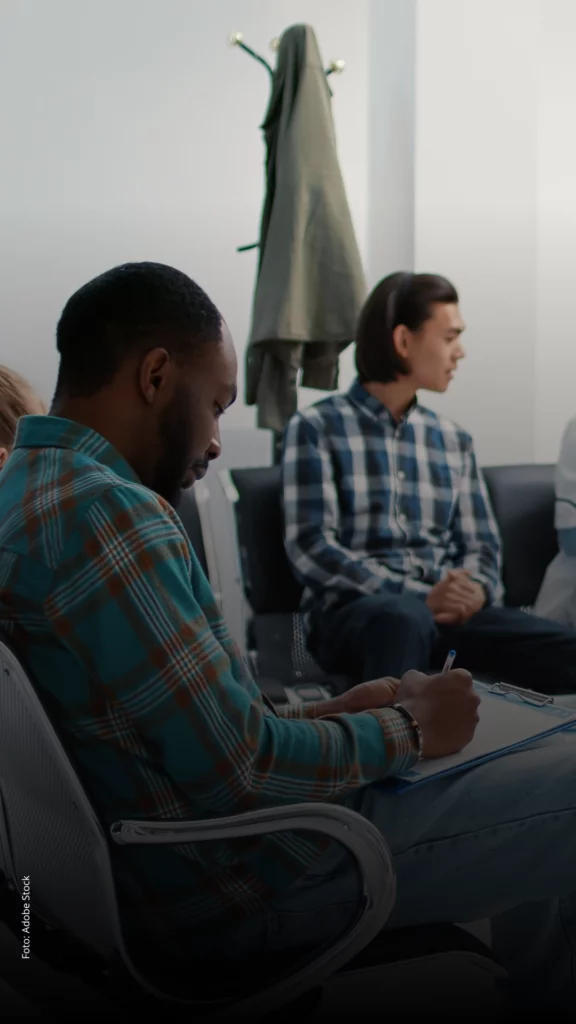 Imagem principal sobre o Veja como fazer a consulta presencial para saber se tem direito ao saldo retido do FGTS