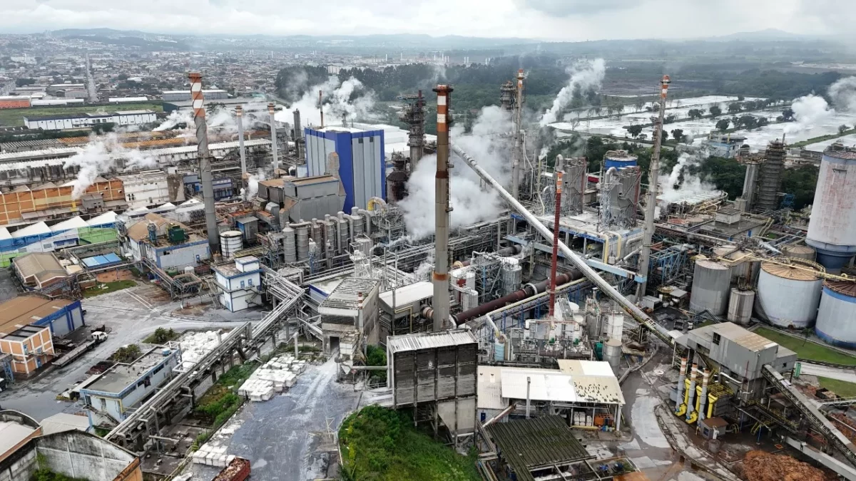 Resultados de Suzano e Klabin no 4T25 devem decepcionar no curto prazo, mas analistas veem forte valorização