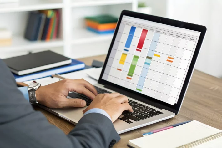 Investidores acompanham dados de crescimento, infla&ccedil;&atilde;o e pol&iacute;tica monet&aacute;ria em uma quarta-feira marcada por indicadores na Europa, EUA e &Aacute;sia. (Foto: Adobe Stock)