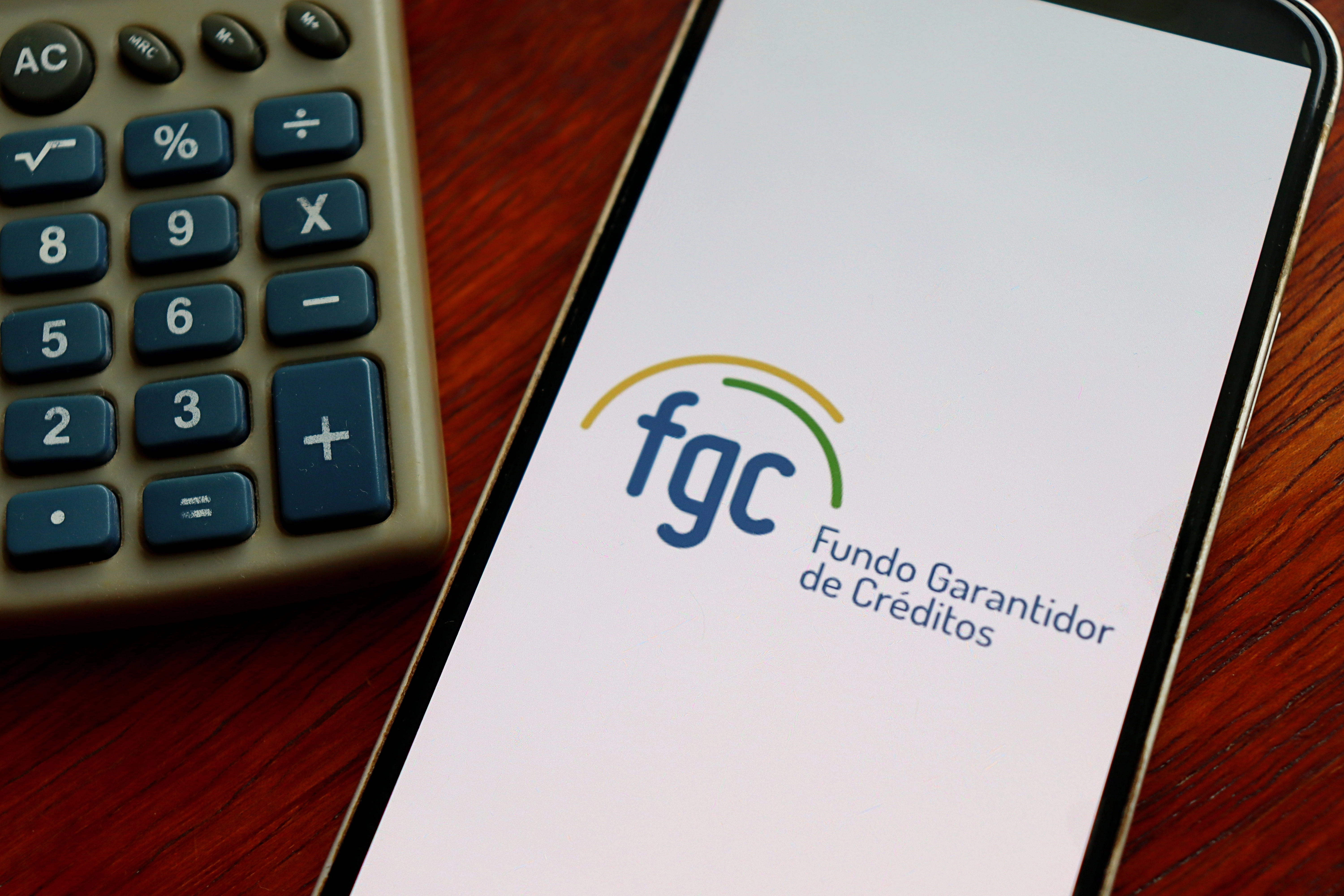 Mais um banco entra para a fila do FGC: o que isso revela ao mercado?