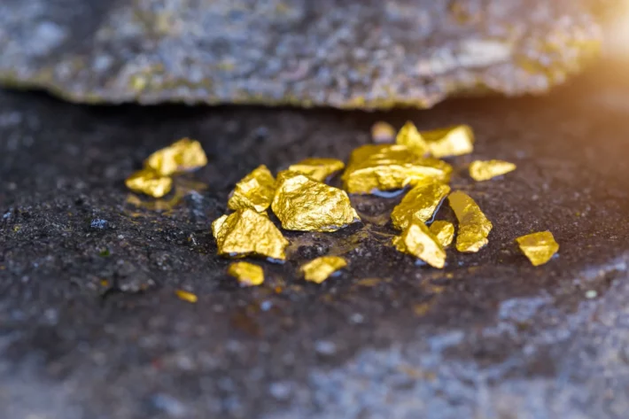 Ouro volta a fechar em alta ap&oacute;s duas sess&otilde;es consecutivas no vermelho. (Imagem: Adobe Stock)