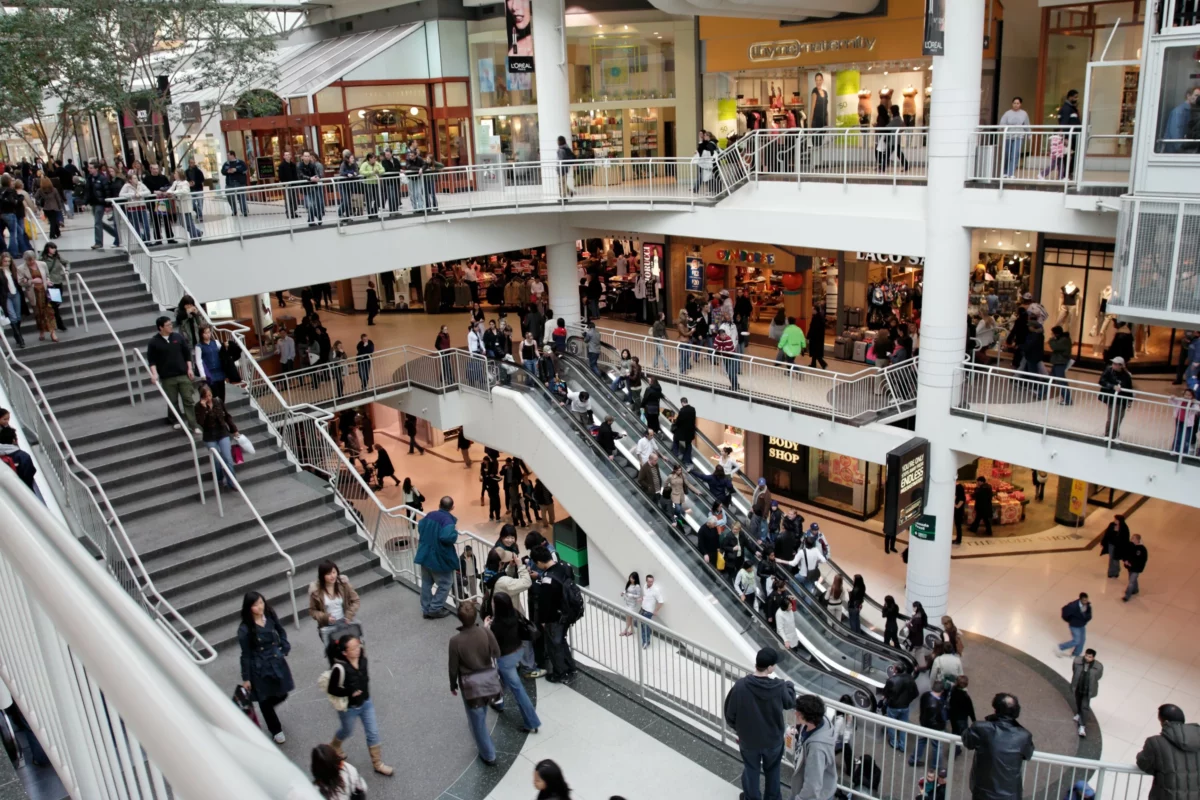 Shopping centers iniciam 2026 com alta anual de 3% no fluxo de consumidores
