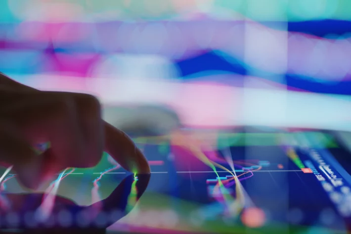 CEO da Investo projeta mercado brasileiro de ETFs em R$ 500 bilh&otilde;es nos pr&oacute;ximos anos e aponta potencial de alcan&ccedil;ar R$ 1 trilh&atilde;o. Executivos de Nu Asset, BTG Asset e B3 comentam crescimento e perspectivas do setor. (Imagem: Adobe Stock) 