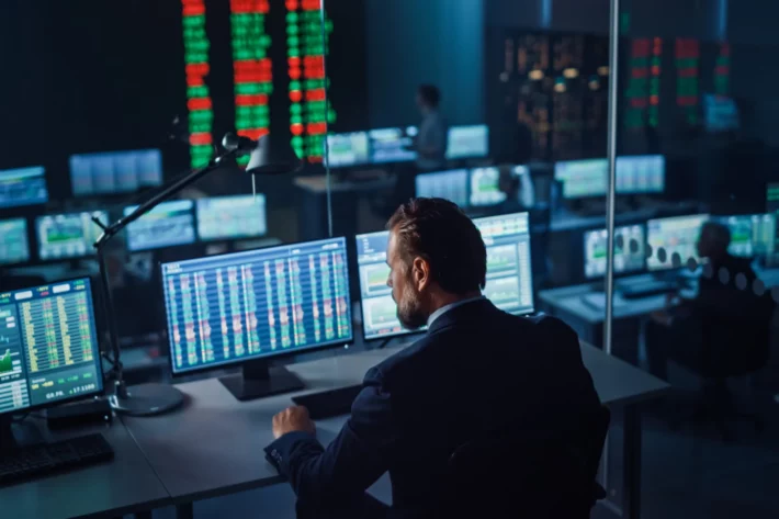 Investidores reagiram ainda &agrave; manuten&ccedil;&atilde;o dos juros pelo Banco Central Europeu (BCE) e pelo Banco da Inglaterra (BoE). (Imagem: Adobe Stock)