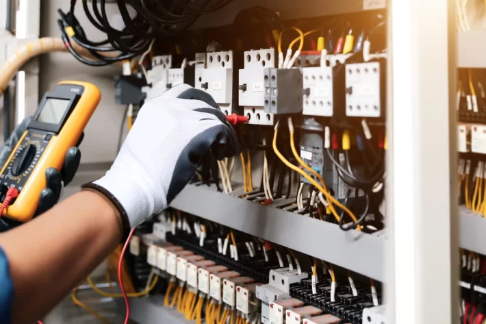 Axia Energia (AXIA3) recua ap&oacute;s balan&ccedil;o do 4T25 dividir bancos, apesar de recomenda&ccedil;&otilde;es de compra (Foto: Adobe Stock)