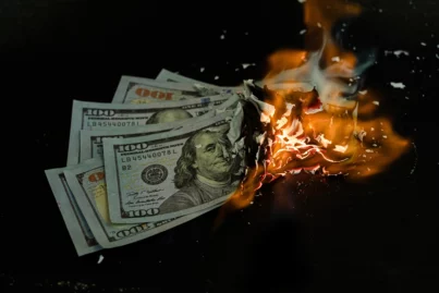 Dólar pode testar novas mínimas após cair 2,16% em fevereiro; o que esperar do câmbio em março